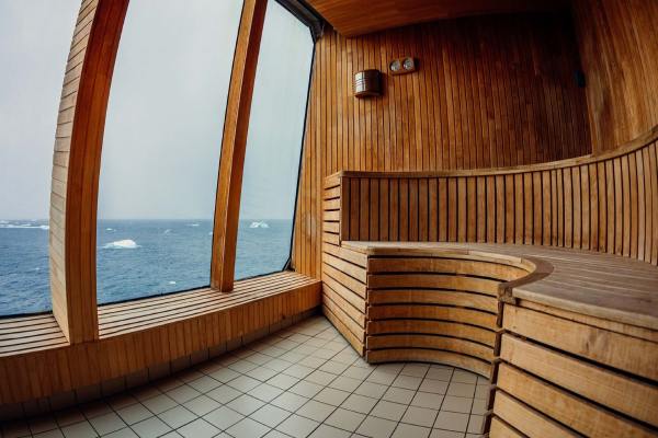 MS Trollfjord