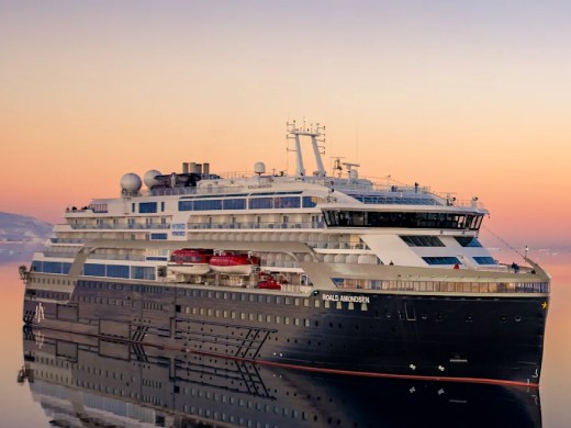 HX Expeditions - MS Roald Amundsen
